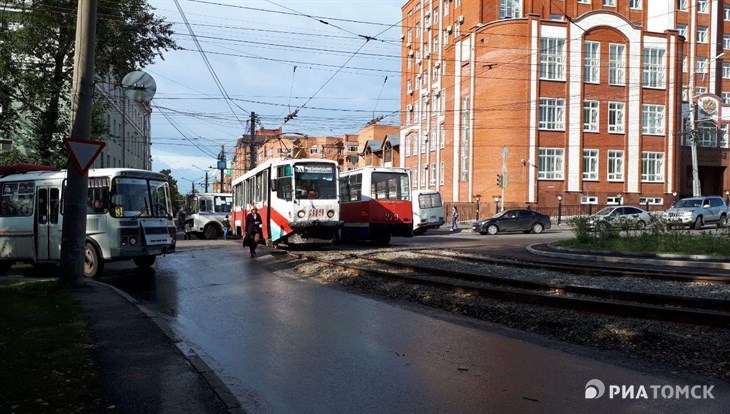 Трамвай перекрыл движение по проспекту Кирова в Томске