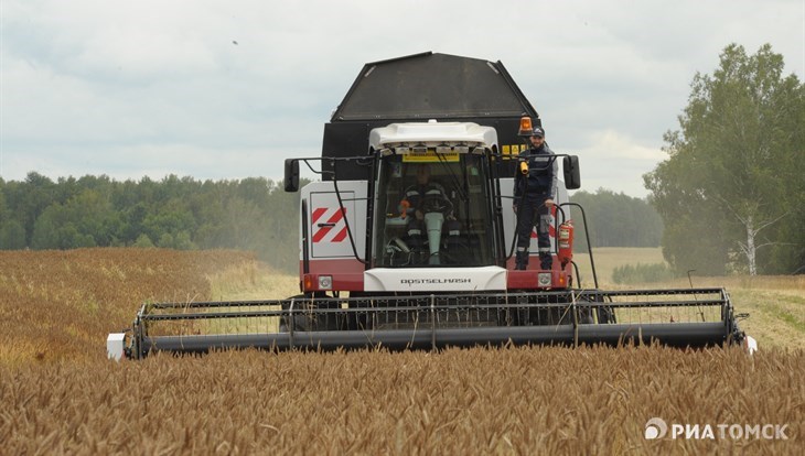 China and the USA order unmanned combine harvesters tested in Tomsk