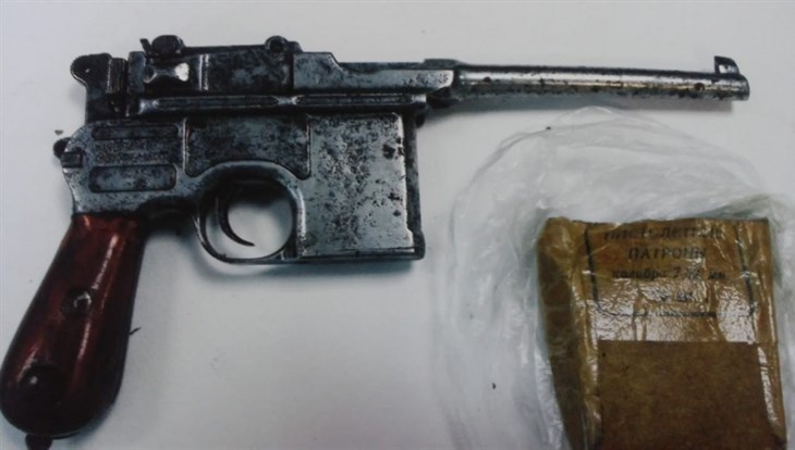 Полиция задержала томского селянина за хранение пистолета Маузер