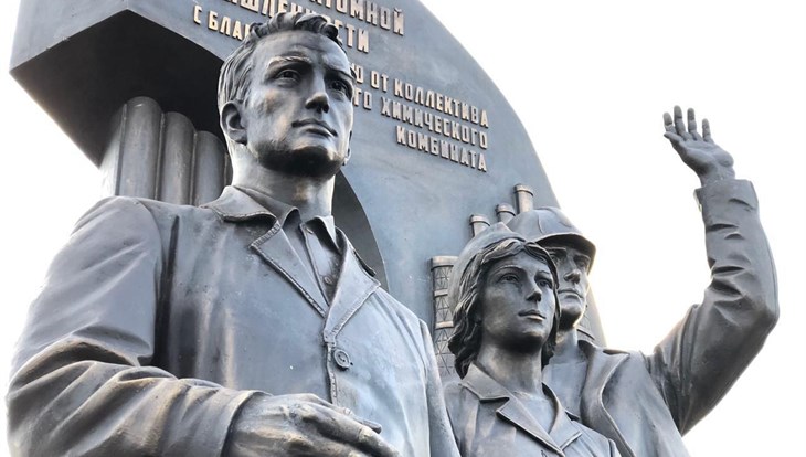 Пятиметровый памятник создателям СХК откроется в пятницу в Северске