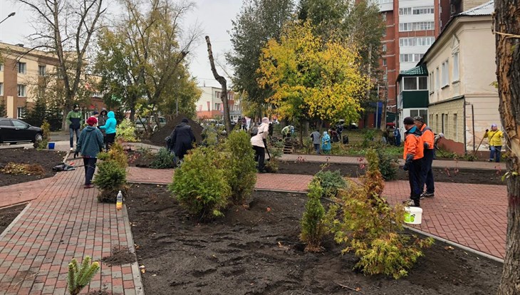 Участники осенних субботников высадят в Томске более 5,5 тыс деревьев