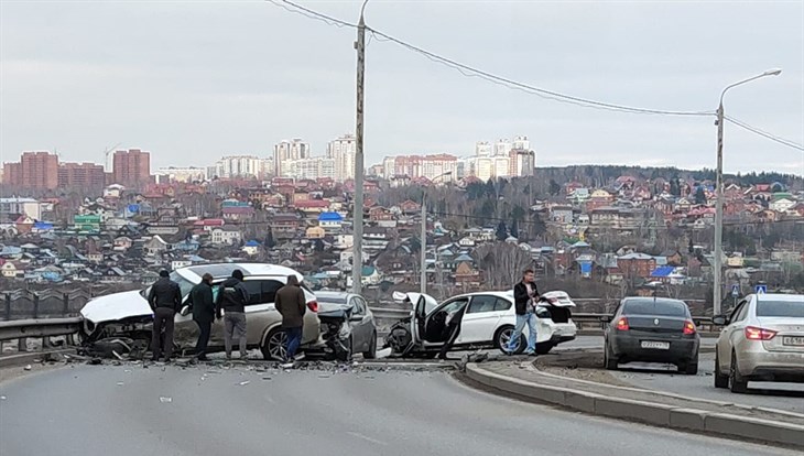 Водители двух BMW пострадали в тройном ДТП на Балтийской в Томске