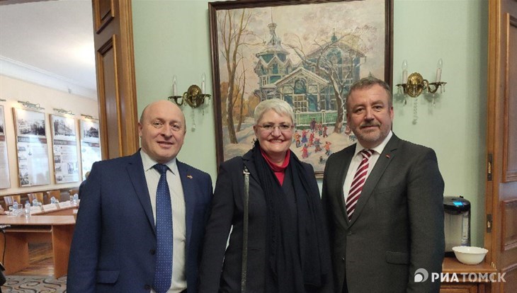 German Commissioner for Resettlers Matters meets with Tomsk Germans