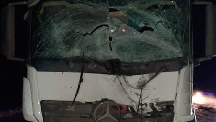 Пять авто столкнулись на трассе под Томском из-за отвалившегося колеса