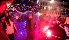 Елка, селфи, обнимашки: как Томск встретил Новый год-2020 – фото