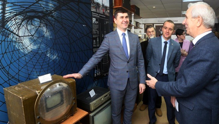 Телевизор с лупой и советский компьютер можно увидеть в музее ТУСУРа