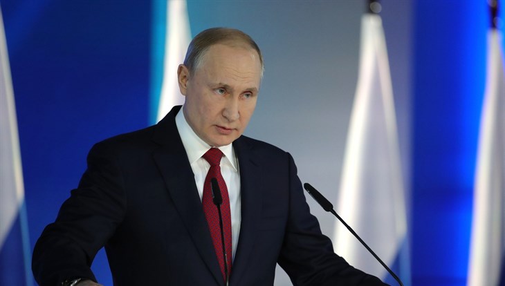 Путин продлил каникулы в России до конца апреля
