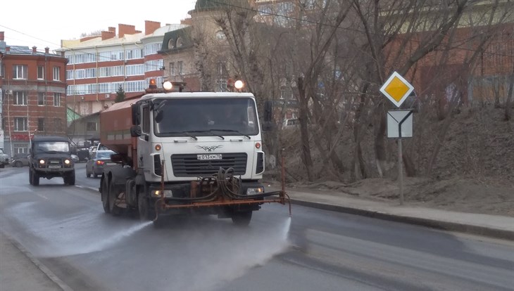Мэр поручил ТомскСАХ мыть улицы с дезинфицирующими средствами