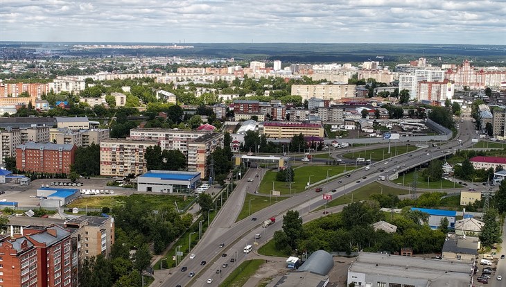 Жаркая погода с порывистым ветром сохранится в Томске в среду