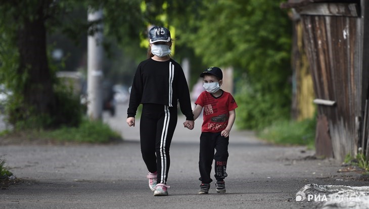 Путин: в июле семьи с детьми до 16 лет получат еще по 10 тыс руб
