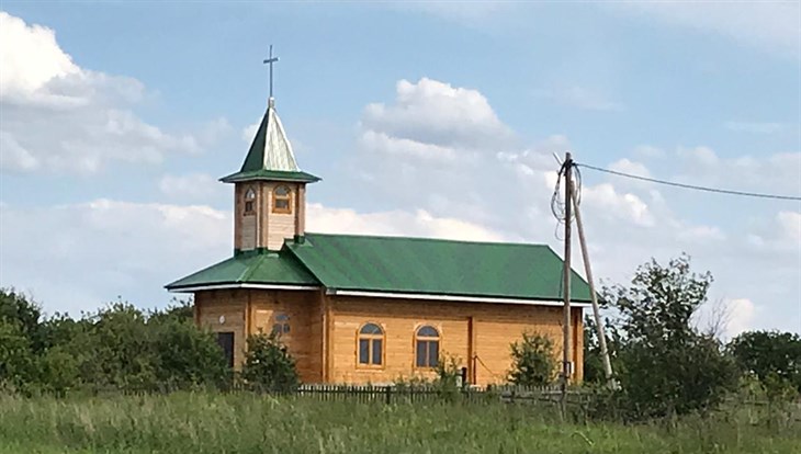 Католическая община восстановила костел в томском селе Белосток