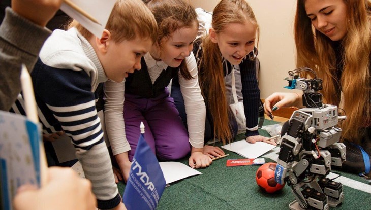 Разработка студентов ТУСУРа позволит школьникам играть в робофутбол