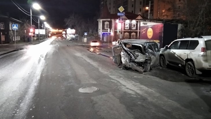 Два человека пострадали в столкновении 4-х иномарок в центре Томска