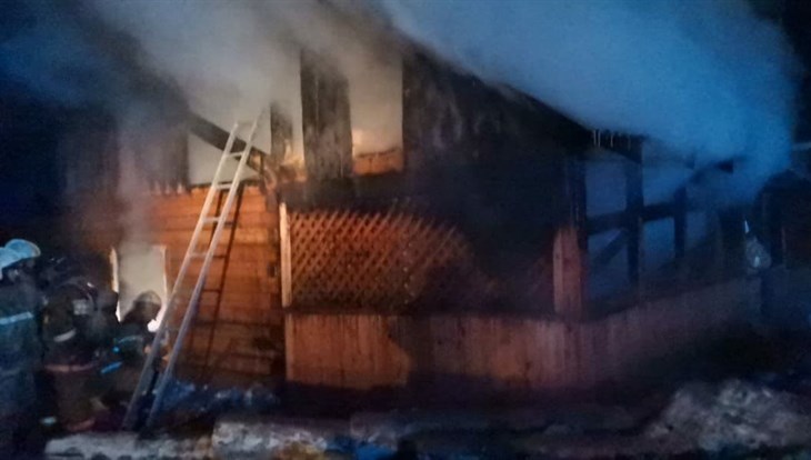Четверо погибших обнаружены после пожара на пилораме в Томской области
