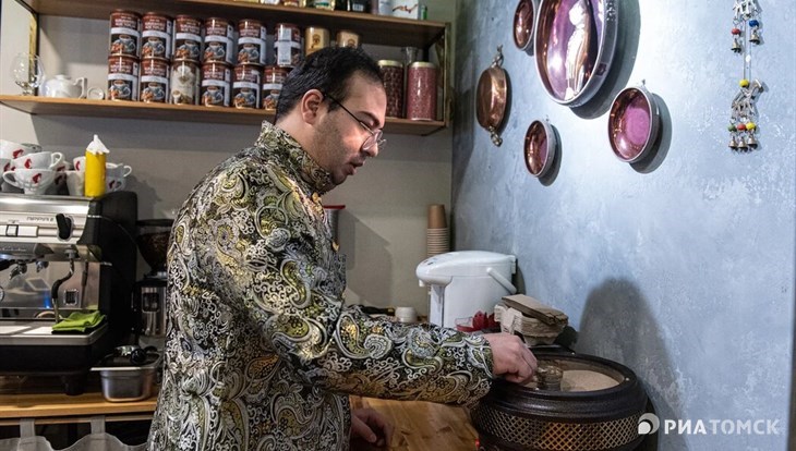 Джезва султана: турок открыл в Томске кофейню с семейными реликвиями