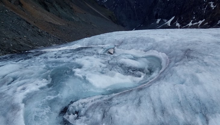 Ученые ТГУ: глобальное потепление в 2020г съело 10м ледника на Алтае