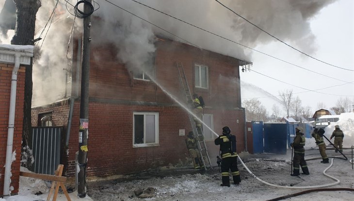 Пожар в здании на Добролюбова в Томске потушен спустя 6 часов