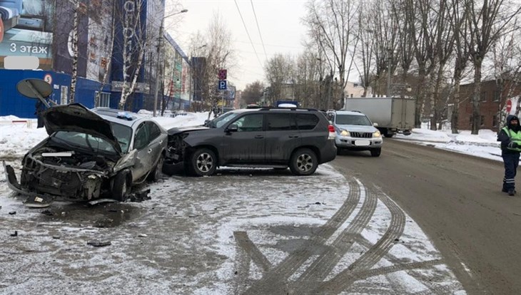 Женщина и ребенок попали в больницу после ДТП на пр. Ленина в Томске