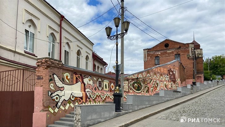 Мэрия Томска готова сохранить граффити на Бакунина после доработки