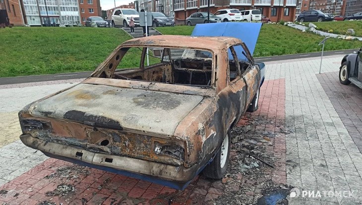 Пятидесятилетний Opel сгорел в парке ретроавтомобилей под Томском