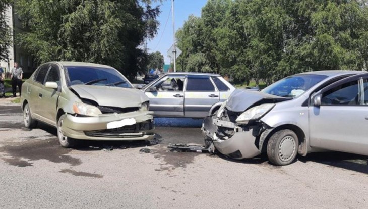 Два человека пострадали в тройном ДТП в Колпашеве