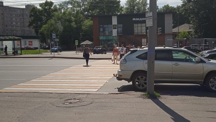 Lexus сбил 13-летнюю девочку на пешеходном переходе в Томске