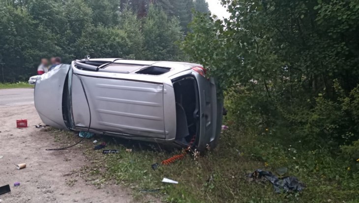 Один человек погиб и двое пострадали в лобовом ДТП на томской трассе