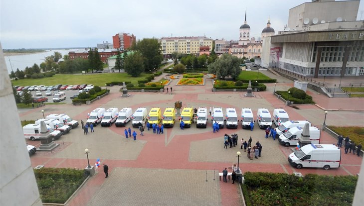 Томские больницы и станция скорой помощи получили 21 новый автомобиль