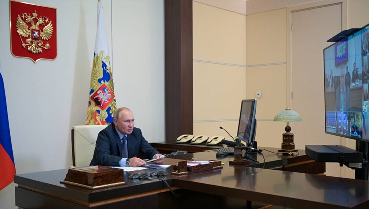 Путин поздравил Единую Россию с победой на выборах в Госдуму
