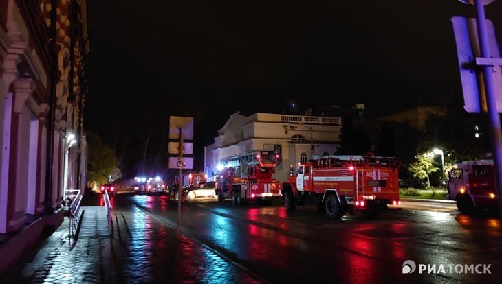 Пожар снова случился в томском ТЮЗе, мужчина в больнице с ожогами