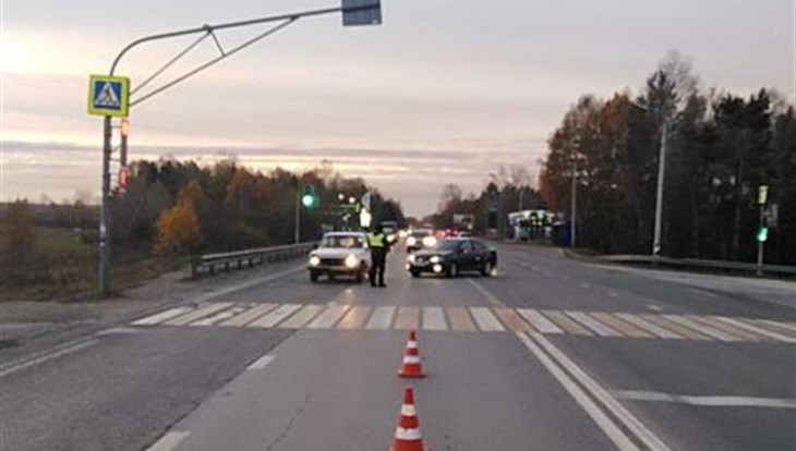 Пешеход в Томске попал под колеса двух авто подряд и погиб