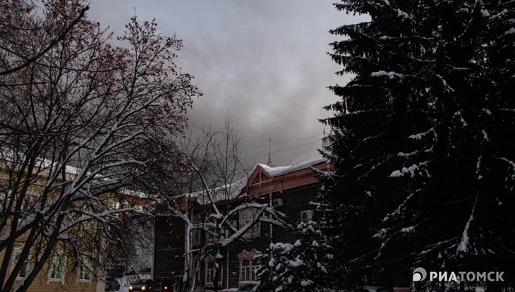 Дым от пожара в Ленте дошел до центра Томска