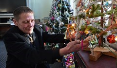 Коллекционер праздника: томич показал атрибуты Нового года на выставке