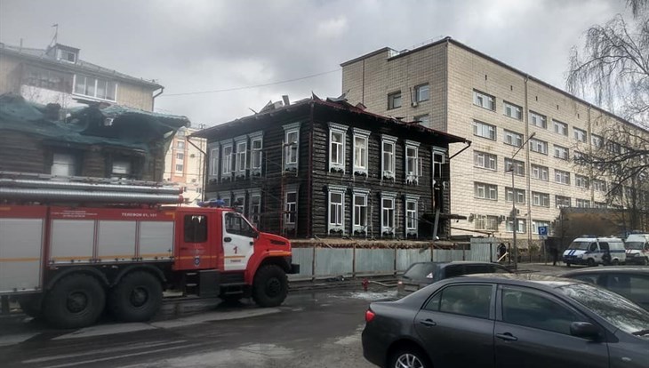 Дом за рубль на Савиных в Томске выгорел в субботу ночью
