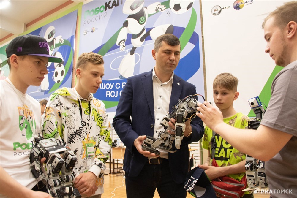 Ton start open league. Соревнования ROBOCUP Томск. Робот победитель. Соревнования дронов. Робот спасатель для соревнований ROBOCUP.