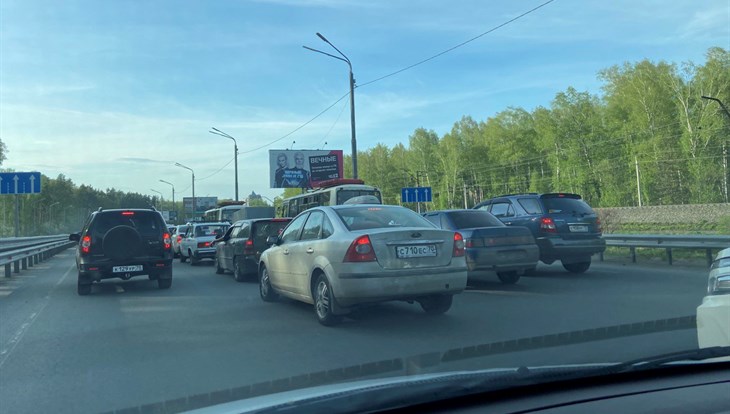Пробка в 2,5 км зафиксирована на въезде в Томск с Богашевского тракта
