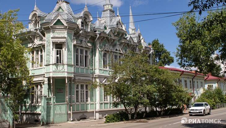 Томский центр продаст NFT, чтобы покрасить фасад дома на Белинского,19