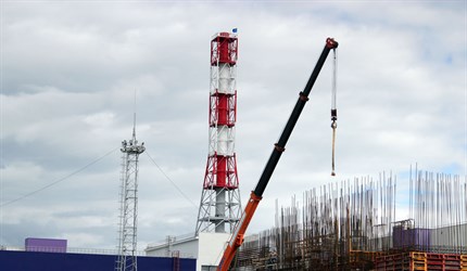 Трубу с 30-этажный дом установили на СХК для будущего реактора БРЕСТ