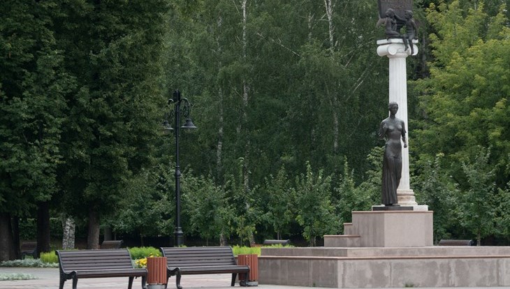 Памятник студенчеству Томска отремонтируют за почти 500 тыс ₽ в 2024г