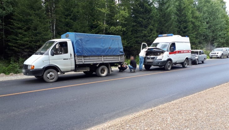 ДТП с участием скорой произошло под Томском, пострадали трое