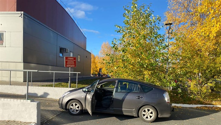 Toyota сбила на тротуаре 8-летнего ребенка на самокате в Стрежевом