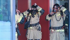 Двое не вышли: пожарные провели учения в томском ТРК Лето