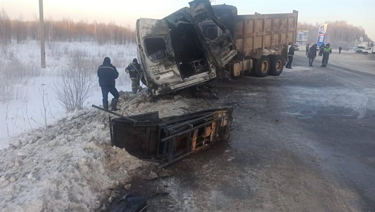 Водитель грузовика, столкнувшийся со скорой на томской трассе,был пьян