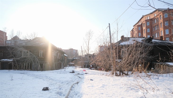 Два крупных пожара произошли в соседних домах в центре Томска за 4 дня