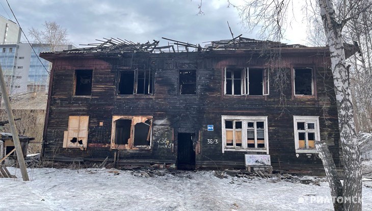 Пожарные третий раз за месяц тушат дом в квартале на Гоголя в Томске