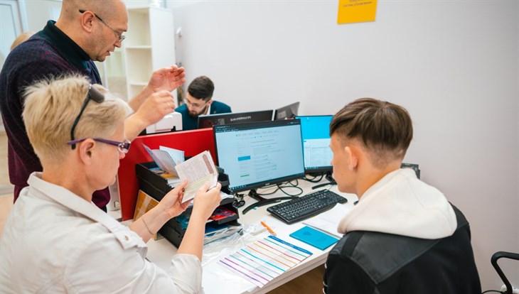 Приемная комиссия ТУСУРа начала свою работу в IT-Cube.Томск