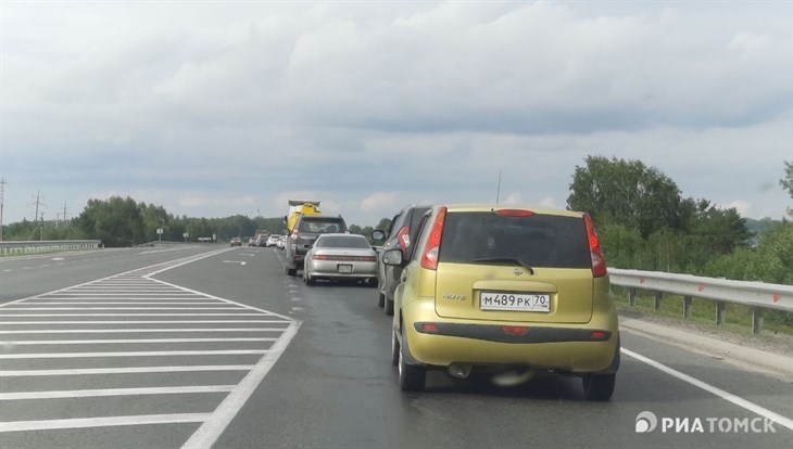 Жители левобережья Томска встали в многокилометровых пробках в четверг