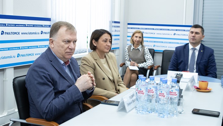 Создать стандарты для микросхем: год работы комитета 328 в ТУСУРе