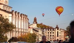 Ой! Вань! Гляди, какие шарики!: томичи любуются аэростатами в городе
