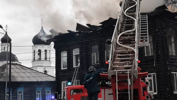 Власти Томска не смогли дать погорельцам с Войкова, 22 временное жилье